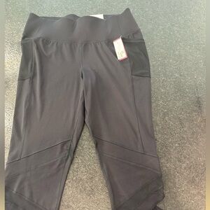Lane Bryant Livi - Women's 7/8 Black Active Capri Leggings. Size 18/20. NW